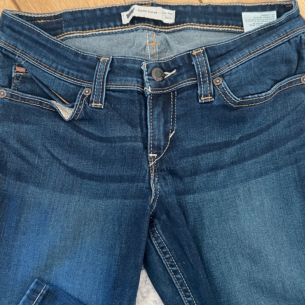Levi’s Demi Curve Low Rise Skinny Jeans size 28